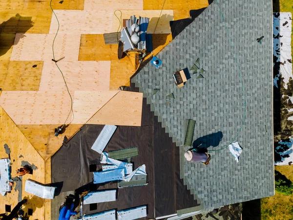 The Role of a Roof Replacement Contractor in Storm Damage Restoration